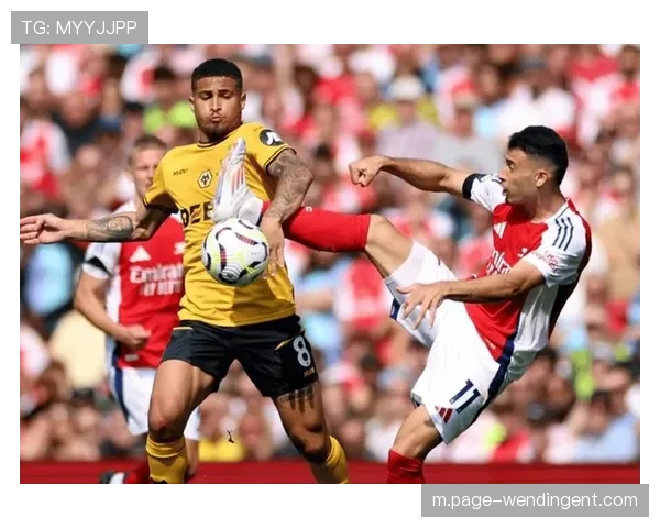 切尔西边路进攻被阿森纳限制，萨卡回防协助边后卫防守